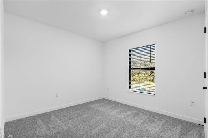 609 Nw Douglas Pkwy, Cape Coral Fl 33993