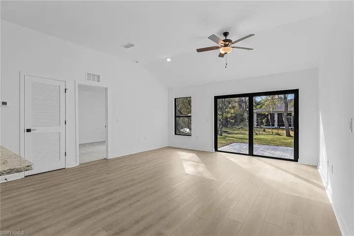 609 Nw Douglas Pkwy, Cape Coral Fl 33993
