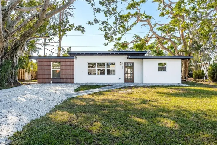 2106 Sunrise BLVD, FORT MYERS FL 33907