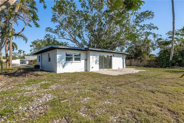 2106 Sunrise BLVD, FORT MYERS FL 33907