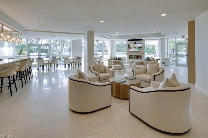 4255 Gulf Shore Blvd N 207, Naples, Florida 34103