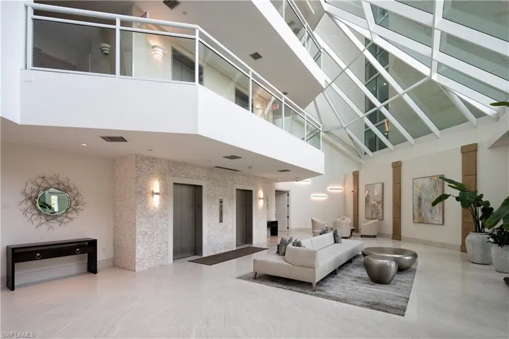 4255 Gulf Shore Blvd N 207, Naples, Florida 34103