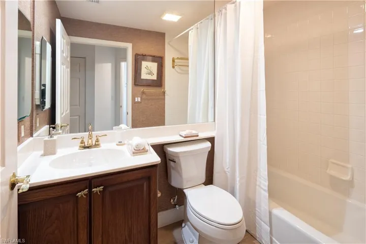 4255 Gulf Shore Blvd N 207, Naples, Florida 34103