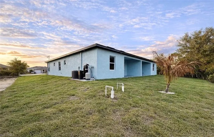 325 / 327 Gordon Ave S, Lehigh Acres, Florida 33973