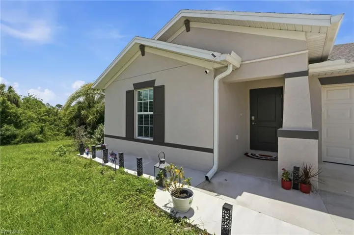 184 Peerless St, Lehigh Acres, Florida 33974