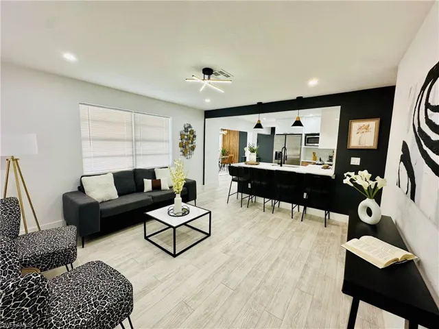 2926 Holly RD, FORT MYERS FL 33901