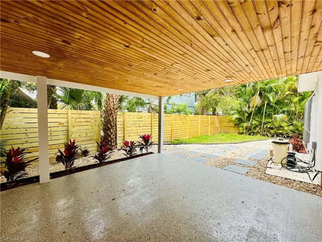 2926 Holly RD, FORT MYERS FL 33901