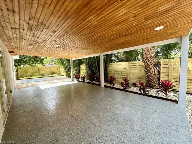 2926 Holly RD, FORT MYERS FL 33901