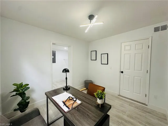 2926 Holly RD, FORT MYERS FL 33901