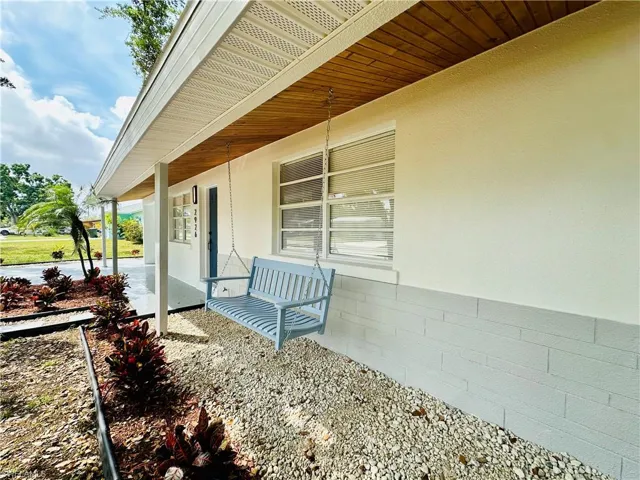 2926 Holly RD, FORT MYERS FL 33901