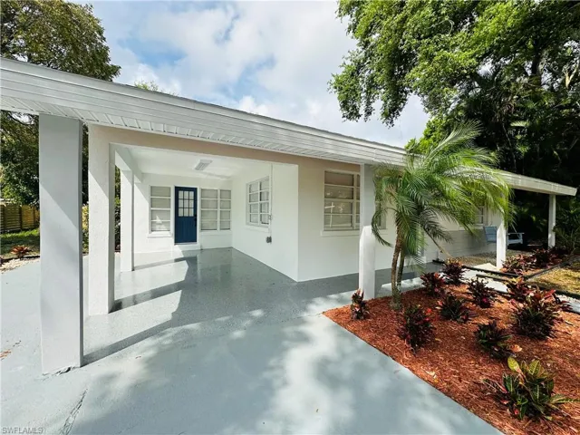 2926 Holly RD, FORT MYERS FL 33901