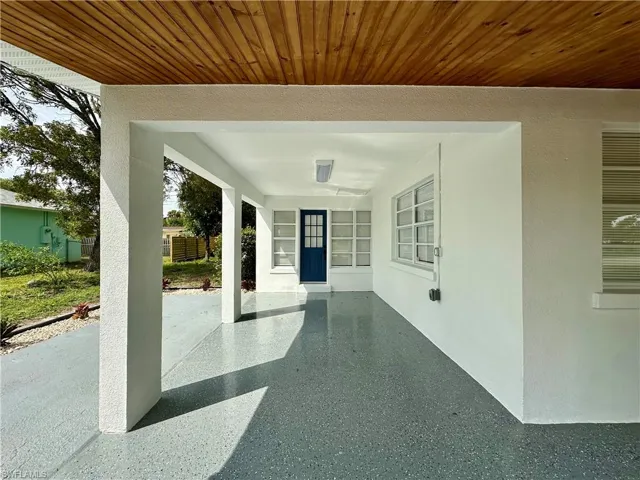 2926 Holly RD, FORT MYERS FL 33901