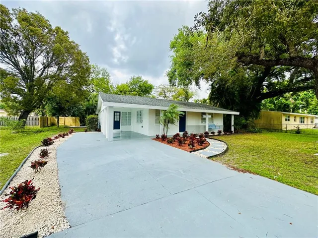 2926 Holly RD, FORT MYERS FL 33901