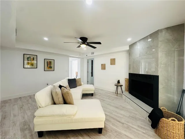 2926 Holly RD, FORT MYERS FL 33901