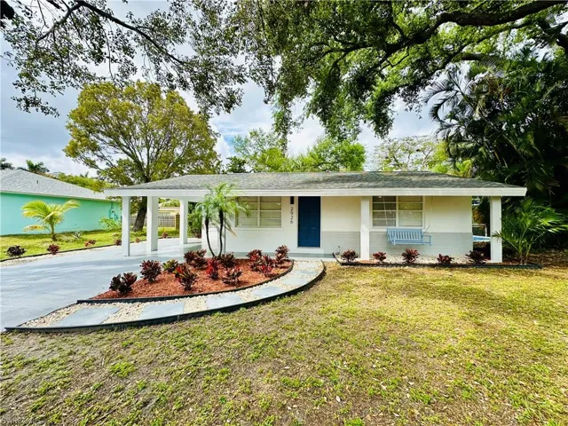 2926 Holly RD, FORT MYERS FL 33901
