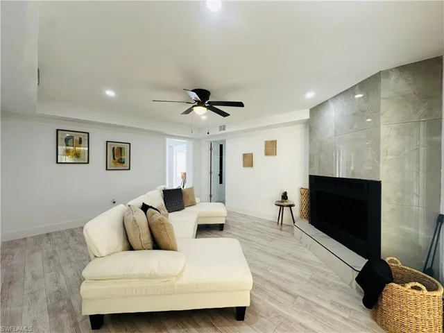 2926 Holly RD, FORT MYERS FL 33901