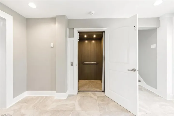 Private Elevator
