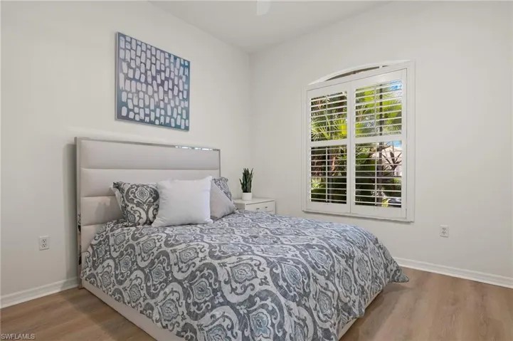 Never slept in guest bedroom set.