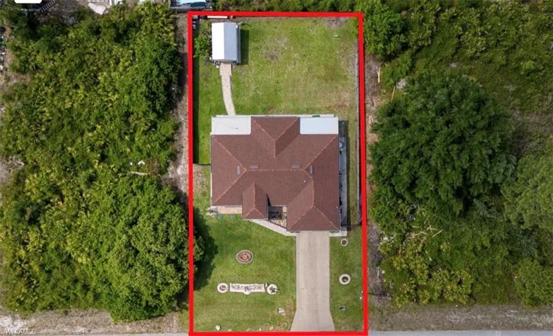 2705 41st St W, Lehigh Acres, Florida 33971