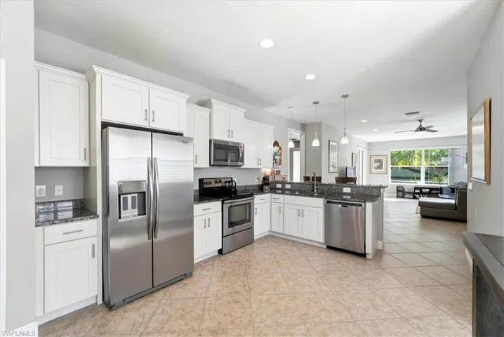 13390  Kent  ST, Naples, FL 34109