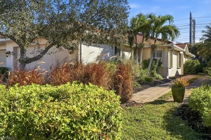 13390  Kent  ST, Naples, FL 34109
