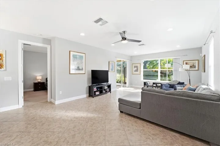 13390  Kent  ST, Naples, FL 34109