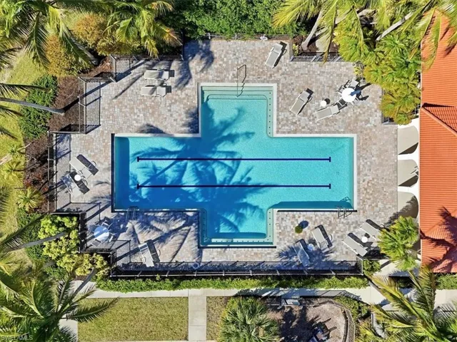 13390  Kent  ST, Naples, FL 34109