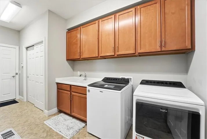 13390  Kent  ST, Naples, FL 34109