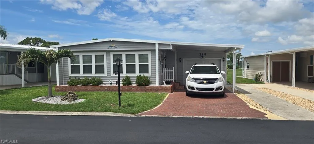 218 Nicklaus Blvd, North Fort Myers, Florida 33903