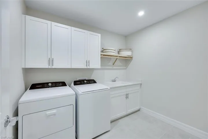 309  Indies W DR, Naples, FL 34114