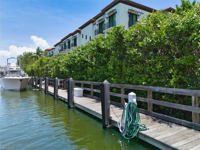 1500 5th Ave S, Naples, Florida 34102