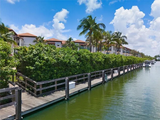 1500 5th Ave S, Naples, Florida 34102