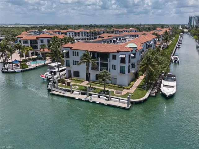 1500 5th Ave S, Naples, Florida 34102