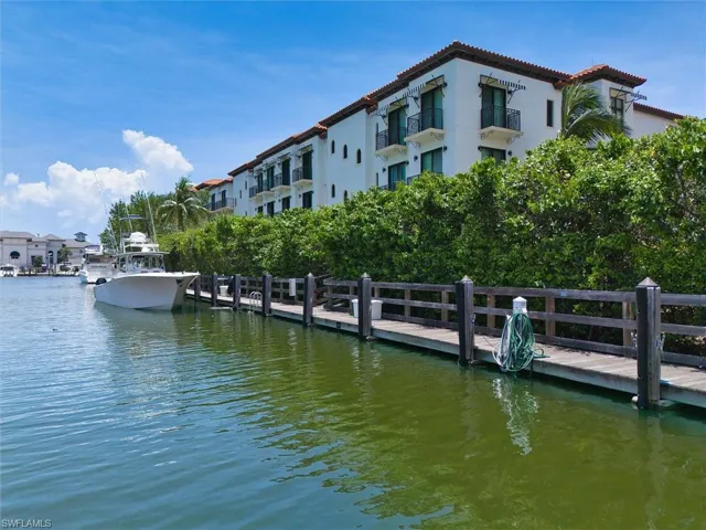 1500 5th Ave S, Naples, Florida 34102