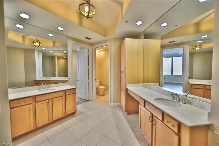 Ensuite master bathroom