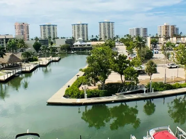 Balcony view looking out to Gulf
