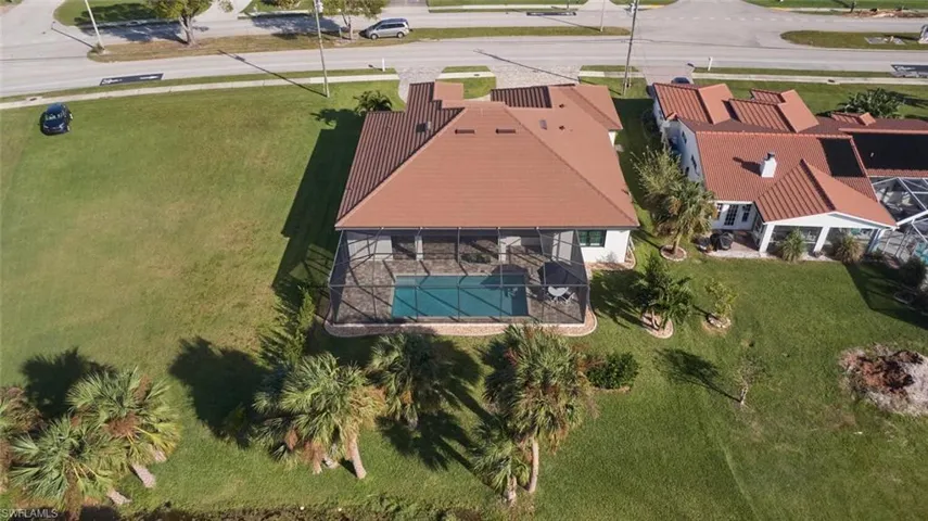 Birds eye view of property