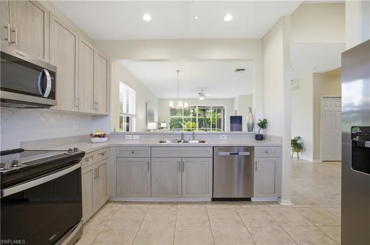 11334 Lakeland Cir, Fort Myers, Florida 33913