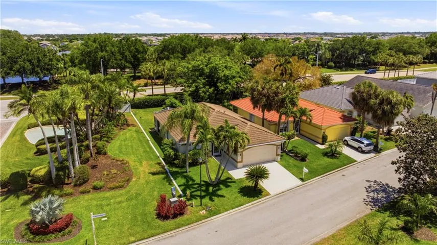11334 Lakeland Cir, Fort Myers, Florida 33913