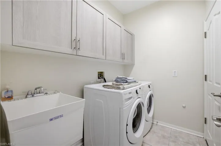 11334 Lakeland Cir, Fort Myers, Florida 33913