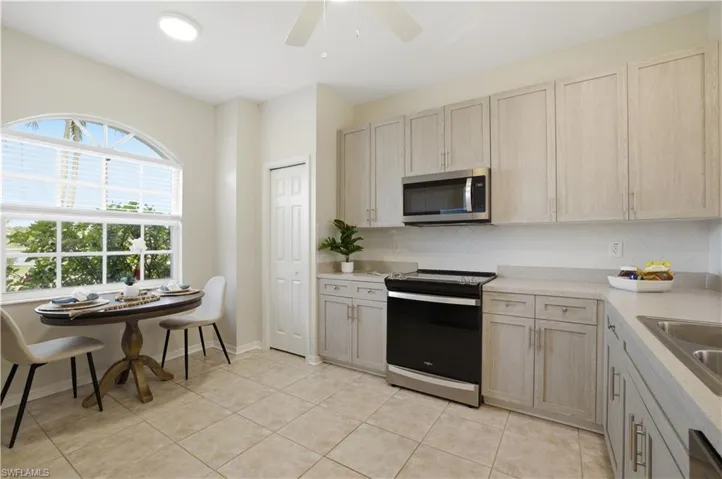 11334 Lakeland Cir, Fort Myers, Florida 33913