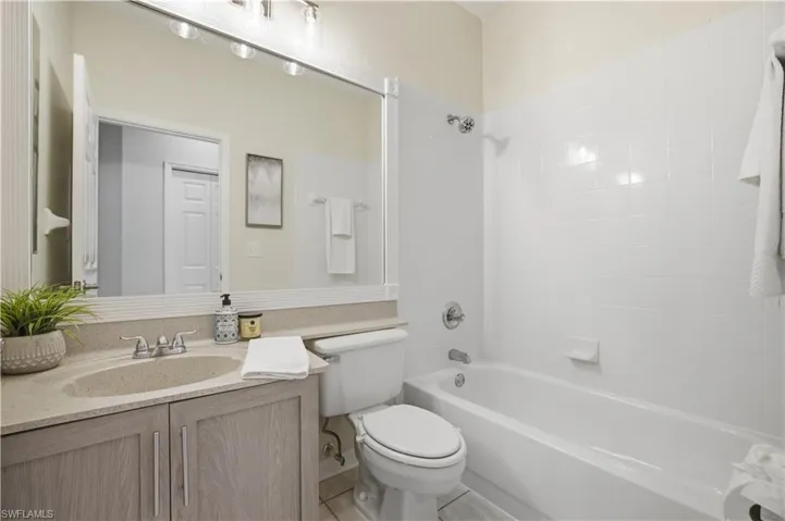 11334 Lakeland Cir, Fort Myers, Florida 33913
