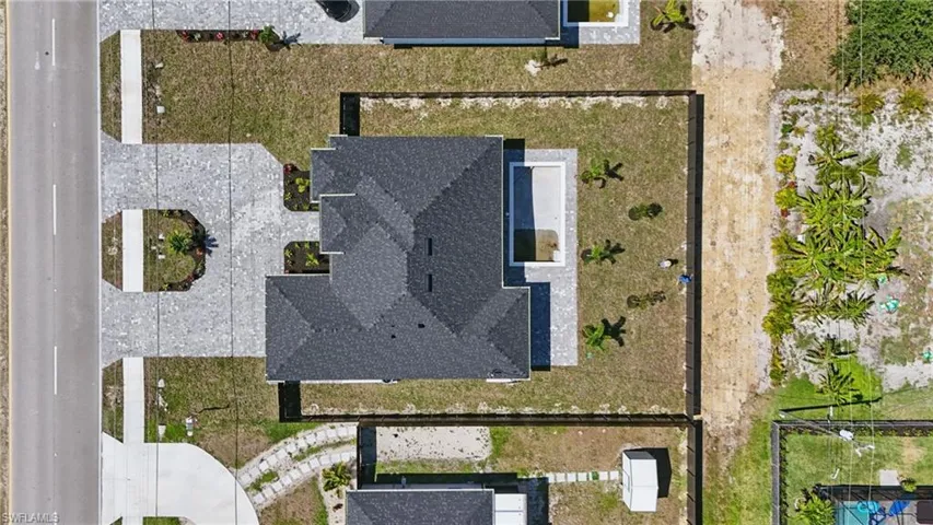 Aerial view of property and surrounding area