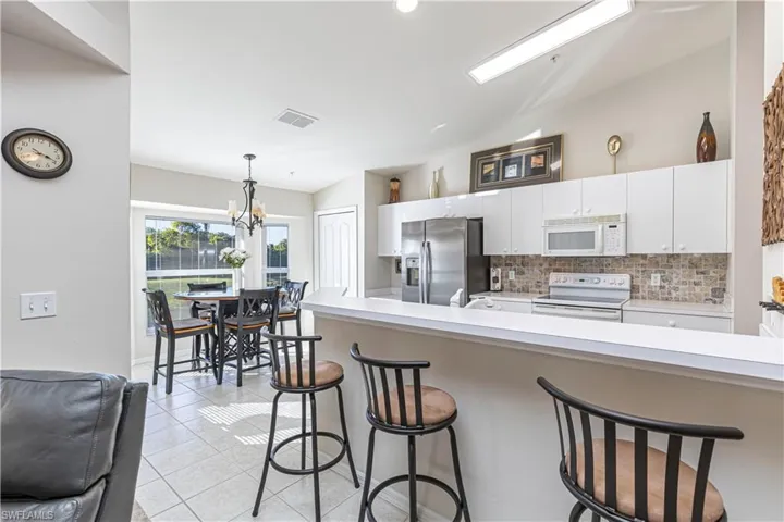 Kitchen with large Breakfast Bar