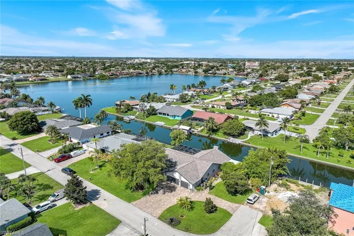 204 Se 20th Pl, Cape Coral, Florida 33990