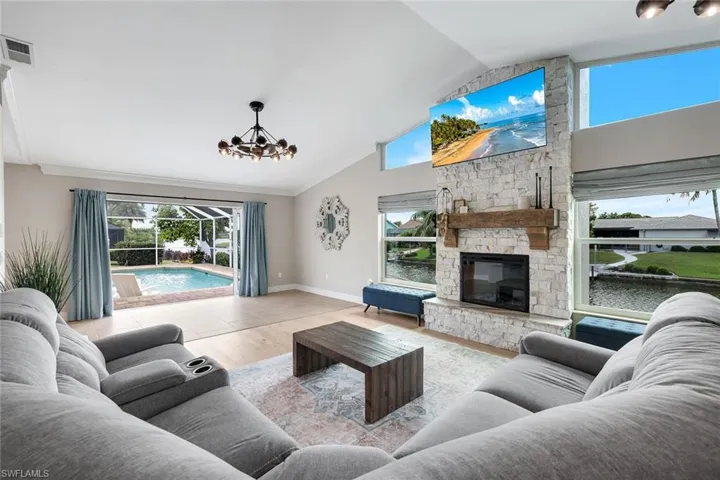 204 Se 20th Pl, Cape Coral, Florida 33990