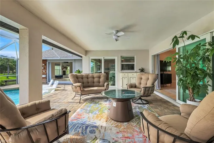 204 Se 20th Pl, Cape Coral, Florida 33990
