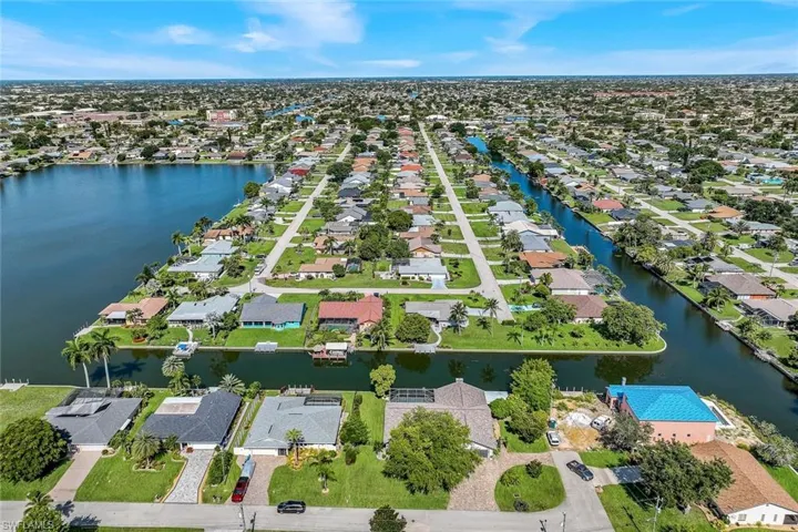 204 Se 20th Pl, Cape Coral, Florida 33990