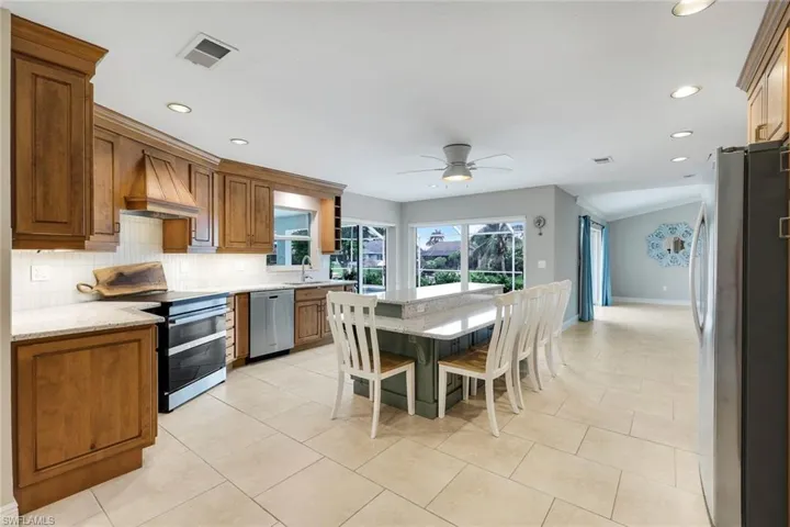 204 Se 20th Pl, Cape Coral, Florida 33990