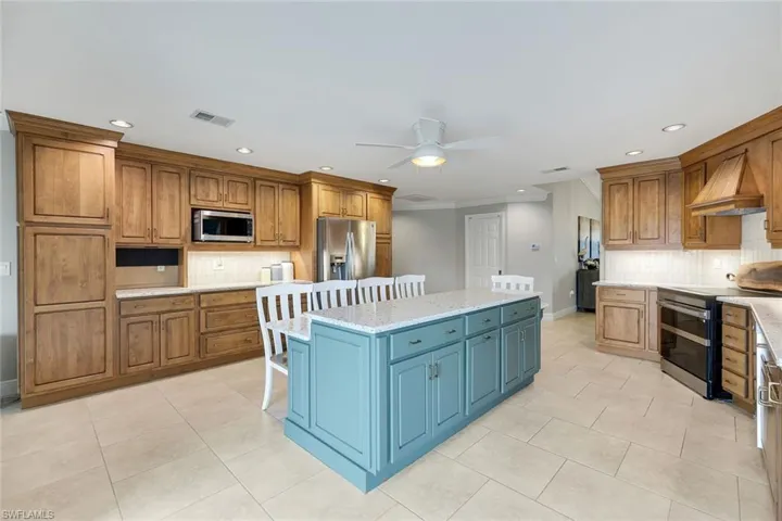 204 Se 20th Pl, Cape Coral, Florida 33990